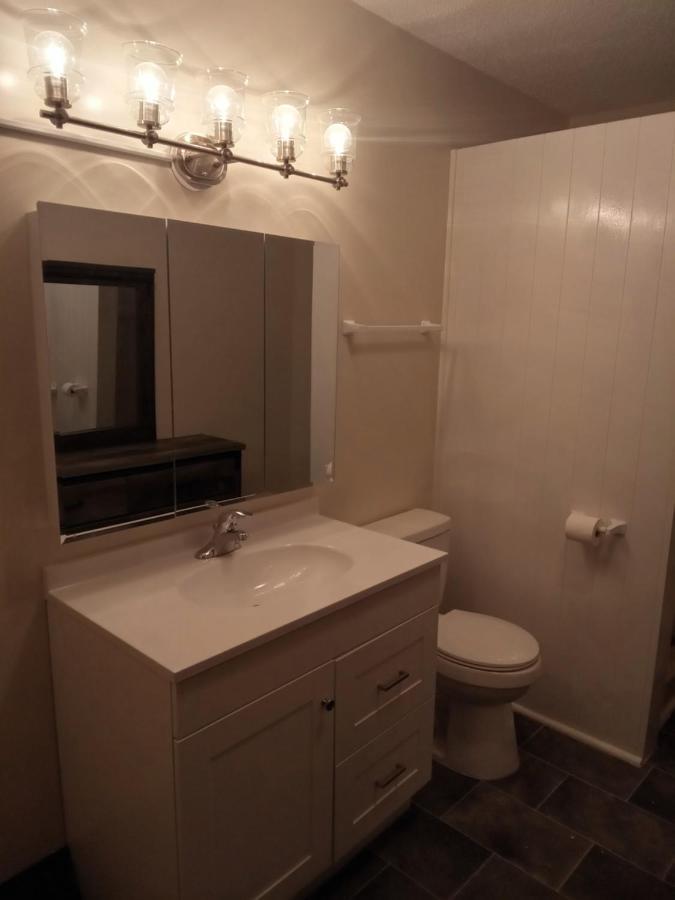E. Michigan Walk Up Furnished 2 Bedroom Apt Lansing Extérieur photo