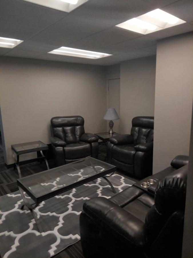E. Michigan Walk Up Furnished 2 Bedroom Apt Lansing Extérieur photo